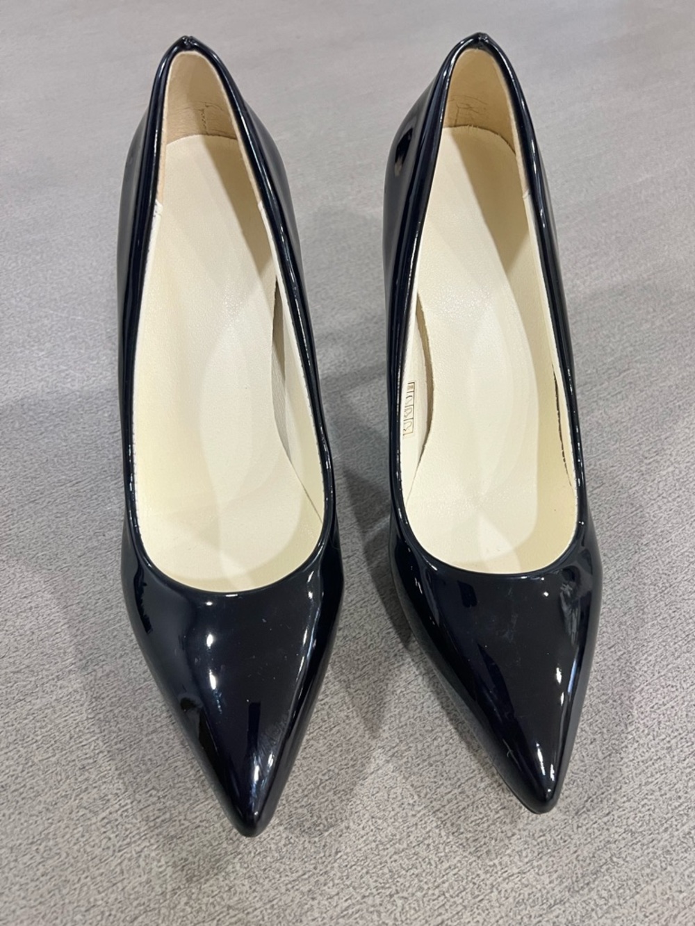 SHEIN Black Heels - Picture 2 of 4